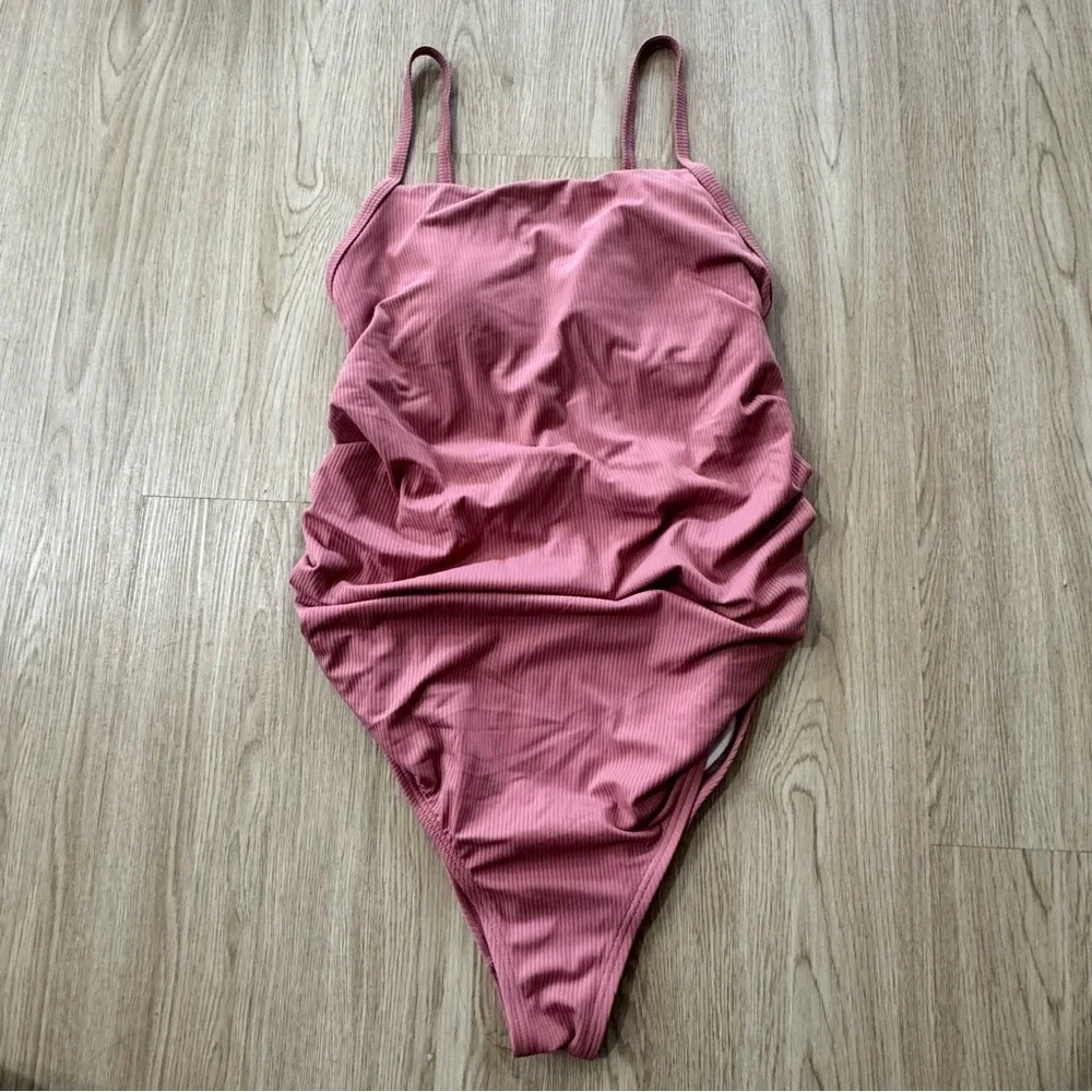 Pinkblush textured ruched one piece swimsuit maternity nwot